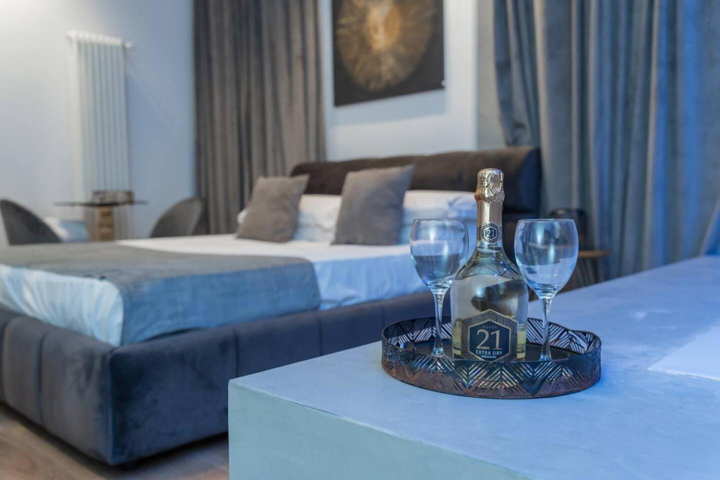 Four Luxury Suite — Photos 1