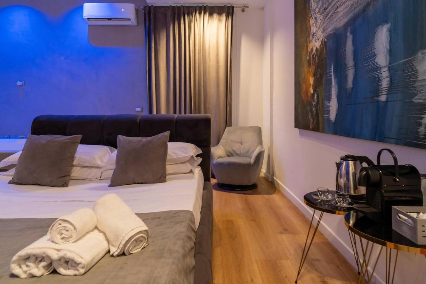 Four Luxury Suite, Palermo